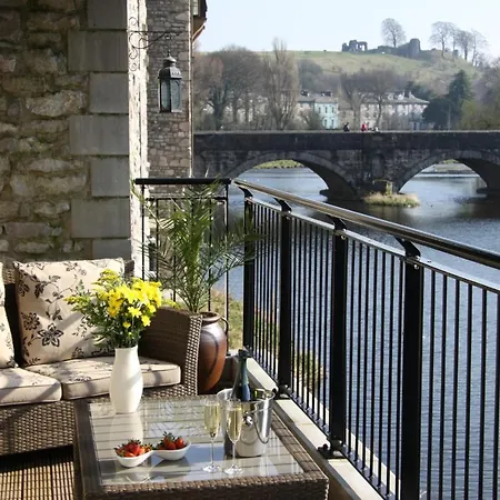 Luxury Riverside In Appartement *